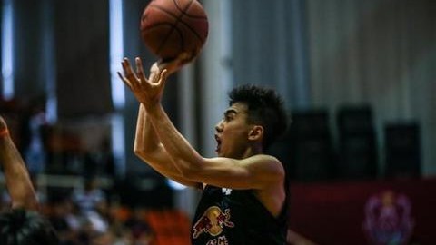 CBA史上最矮球员盘点：1米74助攻王吕晓明如何在长人丛中杀出传奇路